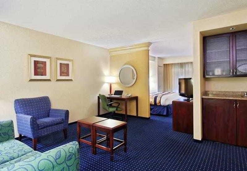 Springhill Suites Detroit Southfield Exterior foto